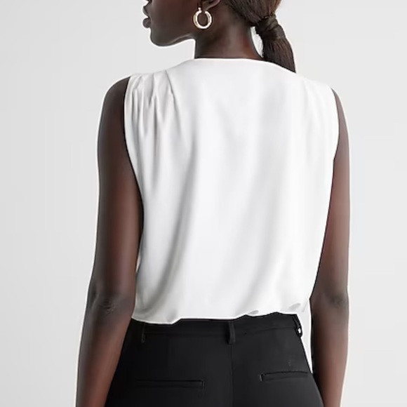 EXPRESS White Sleeveless Plunging Neckline Bodysuit XS - Picture 3 of 11